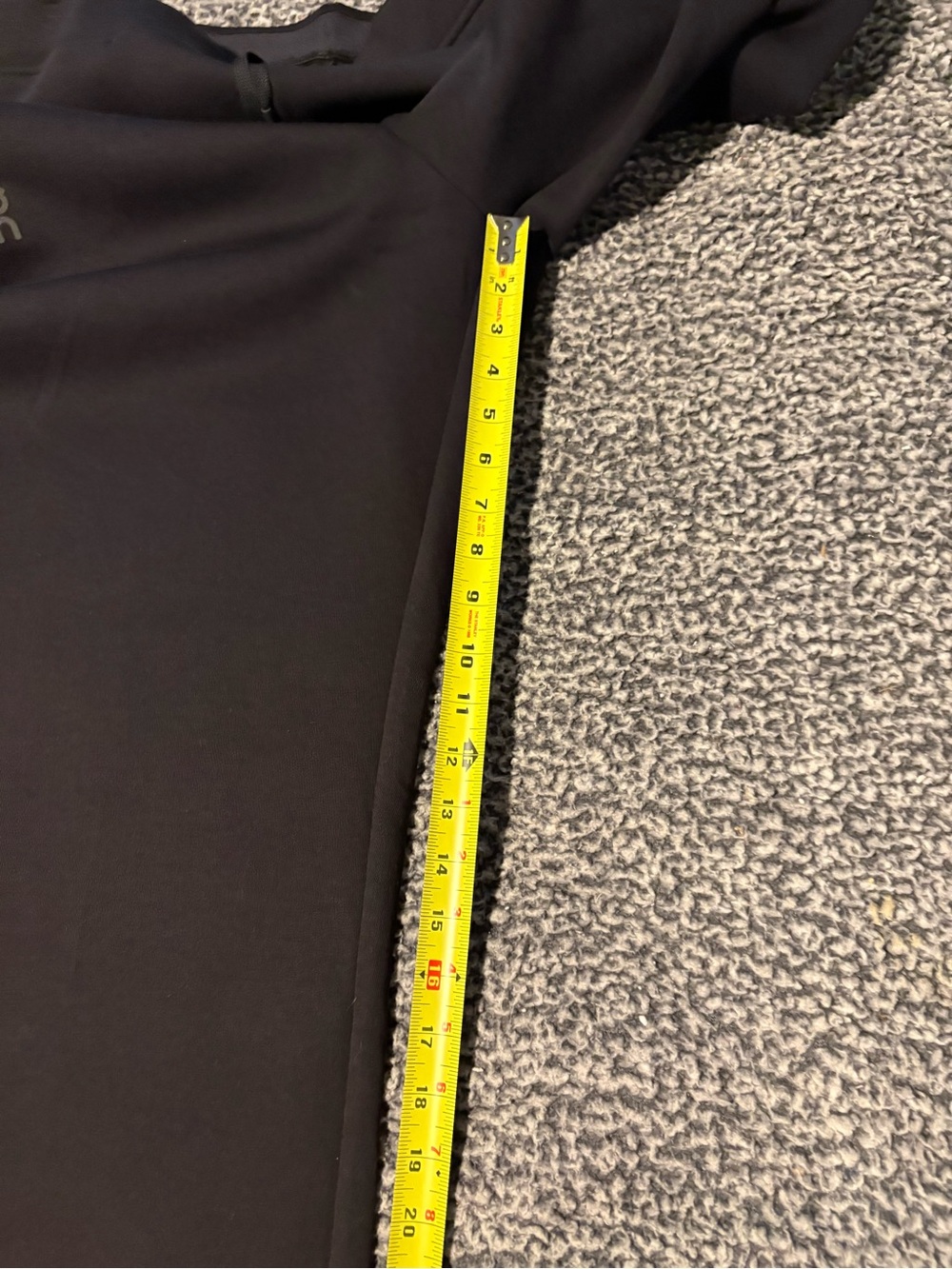 On Running Women’s Size XL Focus Tech Sweatpants in Black NWT! - Picture 8 of 14